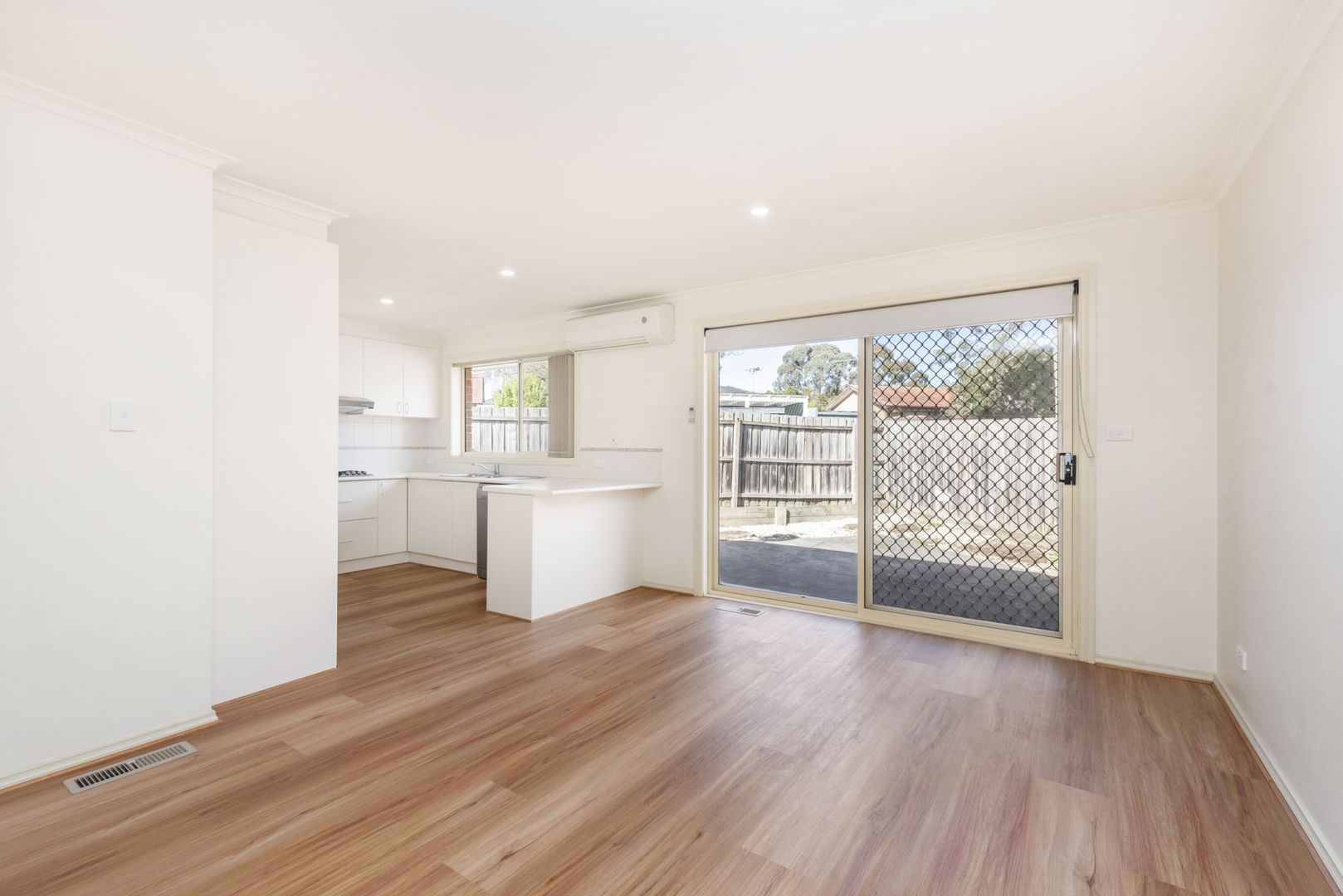 1/30 Hadlow Drive, Wantirna VIC 3152 Apartment For Rent 530 Domain