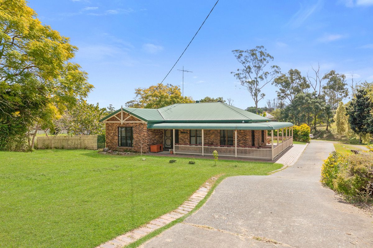 4 bedrooms House in 74 High Street BLACKSTONE QLD, 4304