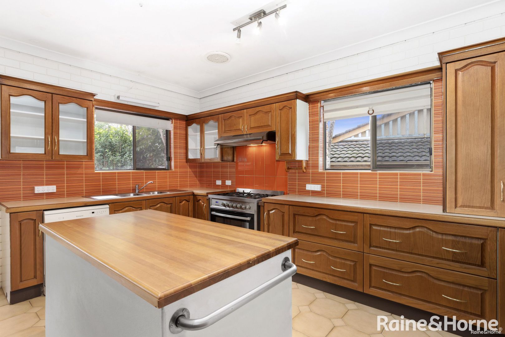 187 Matron Porter Drive, Narrawallee NSW 2539, Image 2