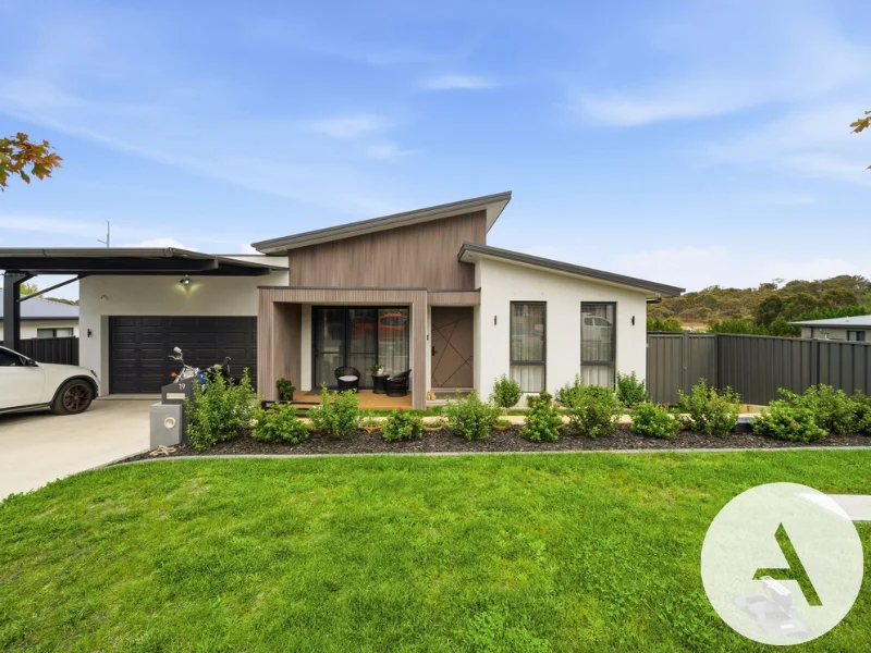 Primary image of 19 Mccauley Avenue, Googong NSW 2620