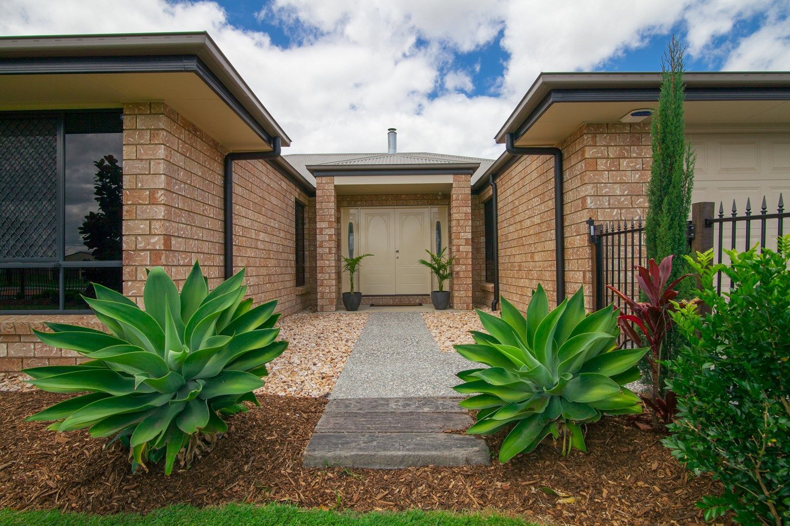 10 Ivory Close, Peak Crossing QLD 4306, Image 1