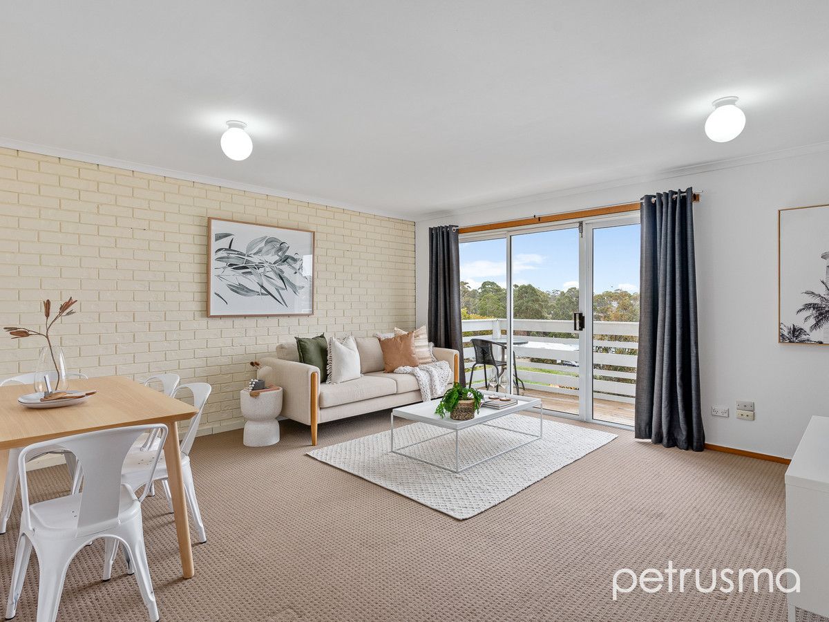 2 bedrooms Apartment / Unit / Flat in 2/6 Opal Drive BLACKMANS BAY TAS, 7052