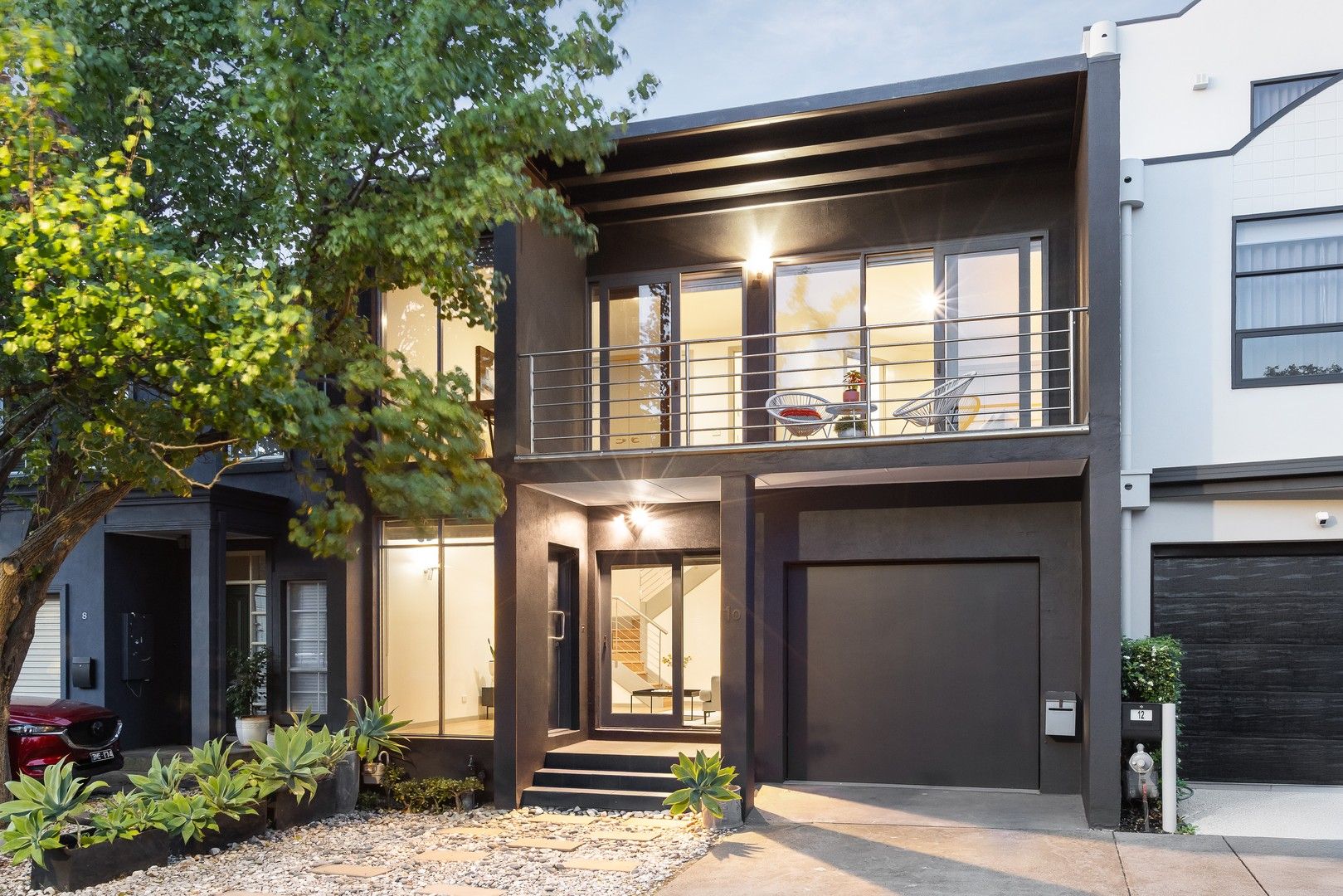 3 bedrooms House in 10 Atkinson Close WINDSOR VIC, 3181