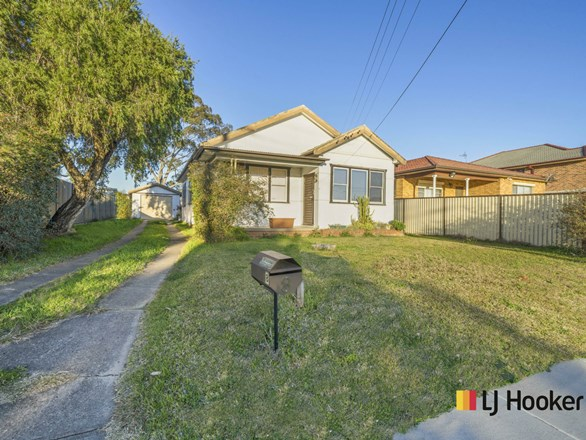 8 Meakin Street, Merrylands NSW 2160