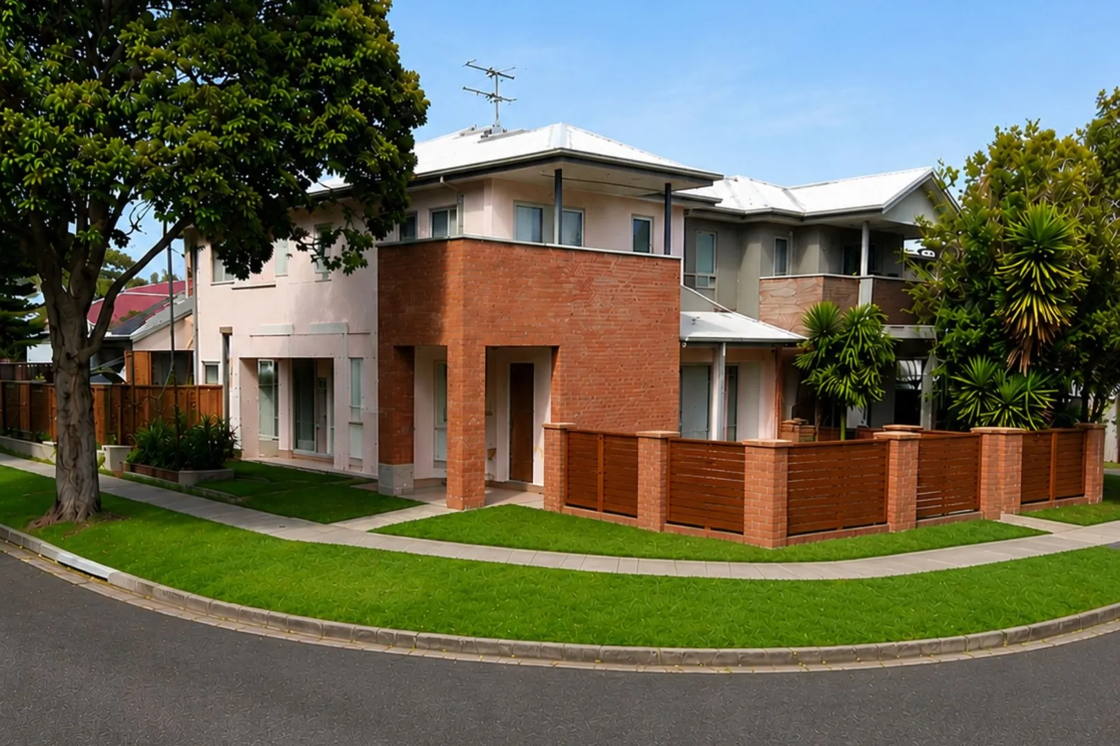 Spacious Torrens Title Home in a Prime Corner Position, Holsworthy