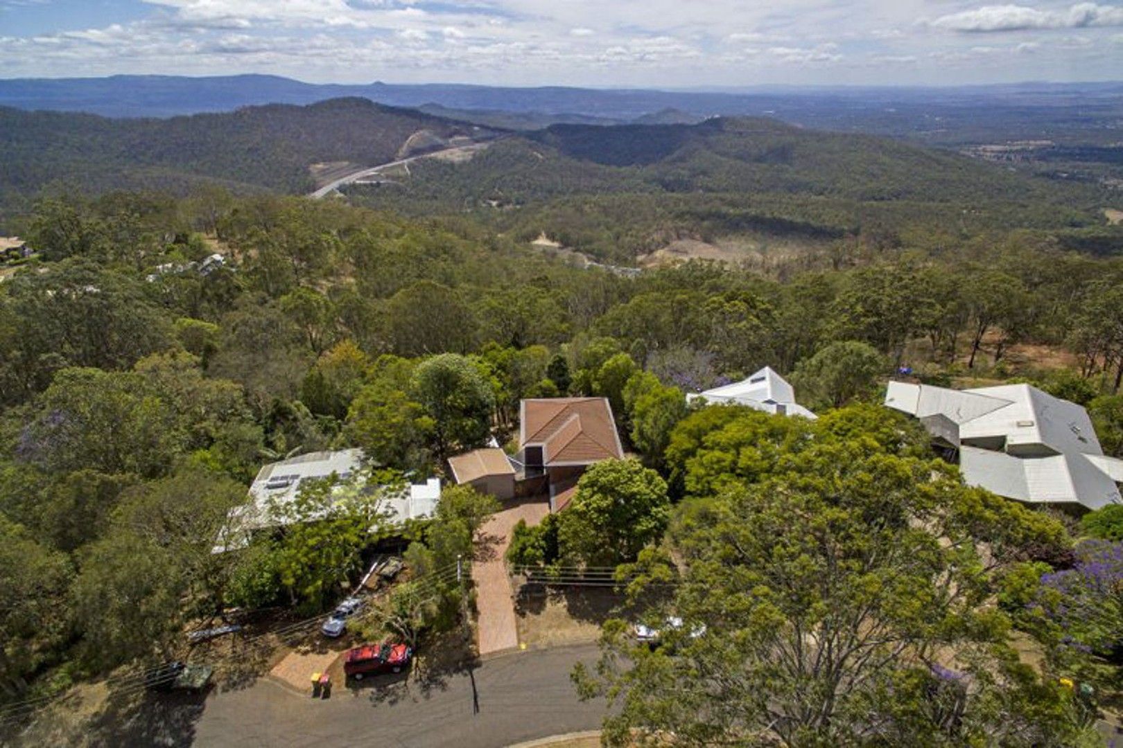 5 Scenic Crescent, Blue Mountain Heights QLD 4350, Image 1