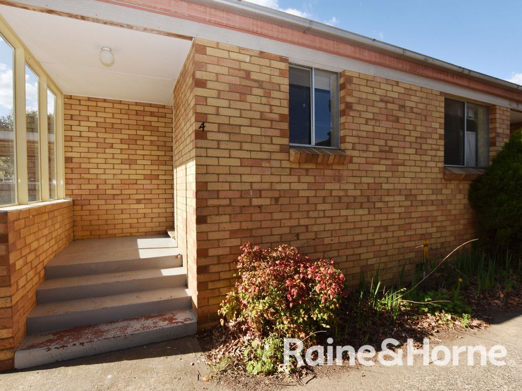 2 bedrooms Apartment / Unit / Flat in 4 / 169 Woodward Street ORANGE NSW, 2800