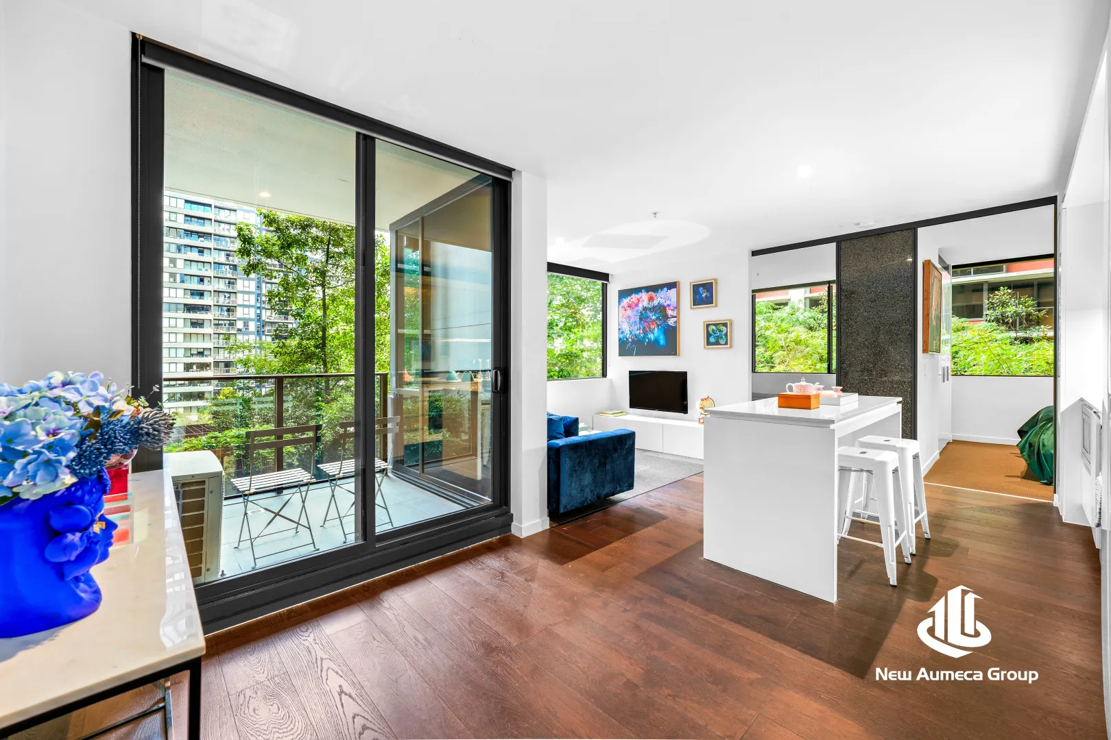 Apartment in Melbourne, Koreatown - View 5