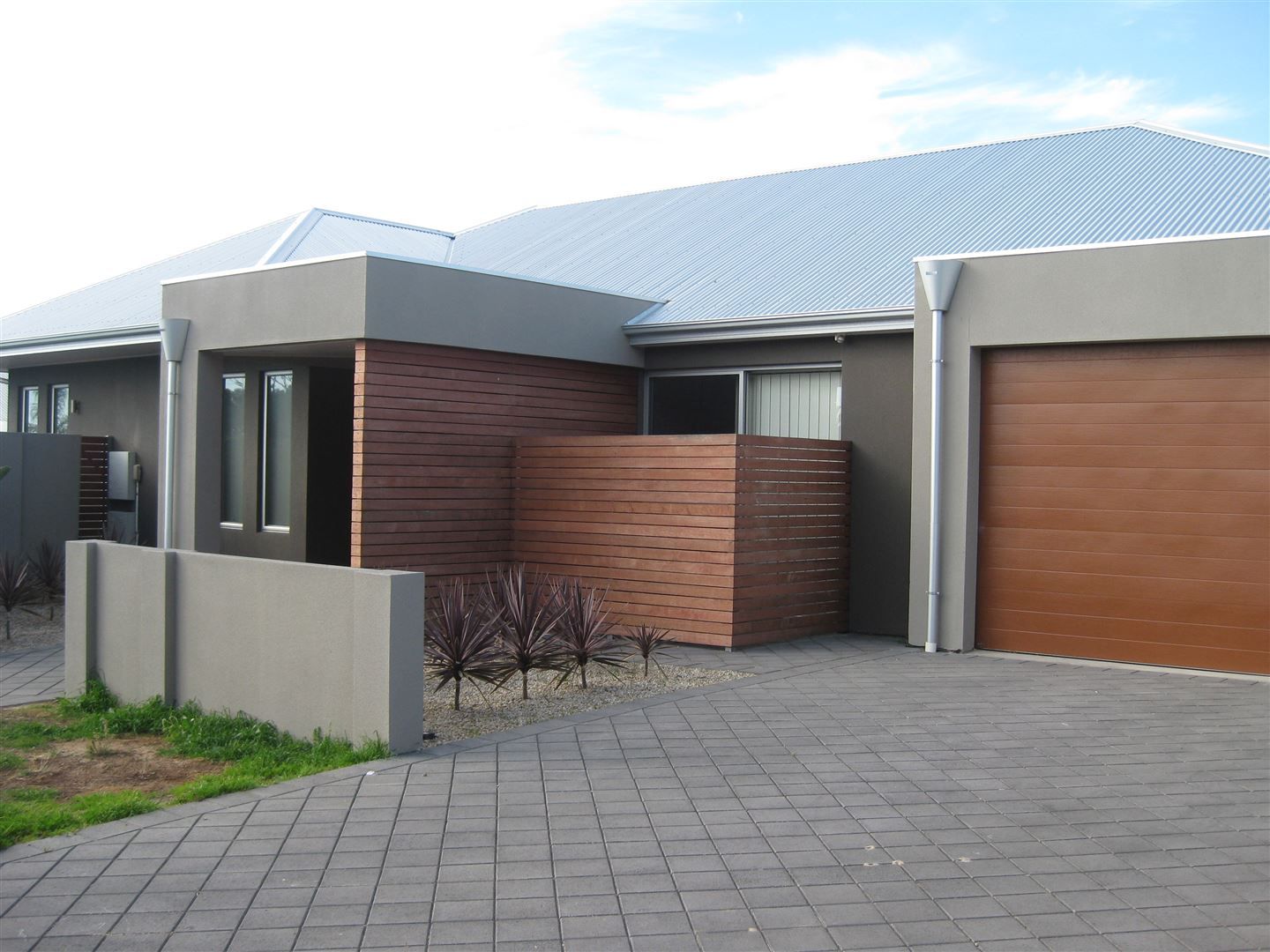 34 Dodd Avenue, Christies Beac Property History & Address Research