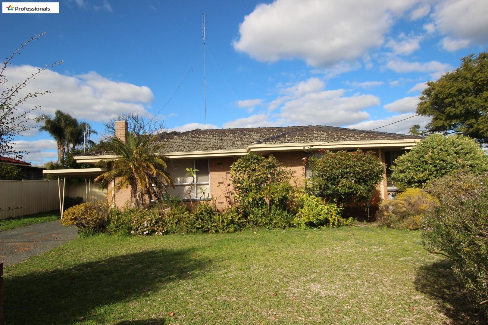 3 bedrooms House in 9 Thatcher Street WAROONA WA, 6215