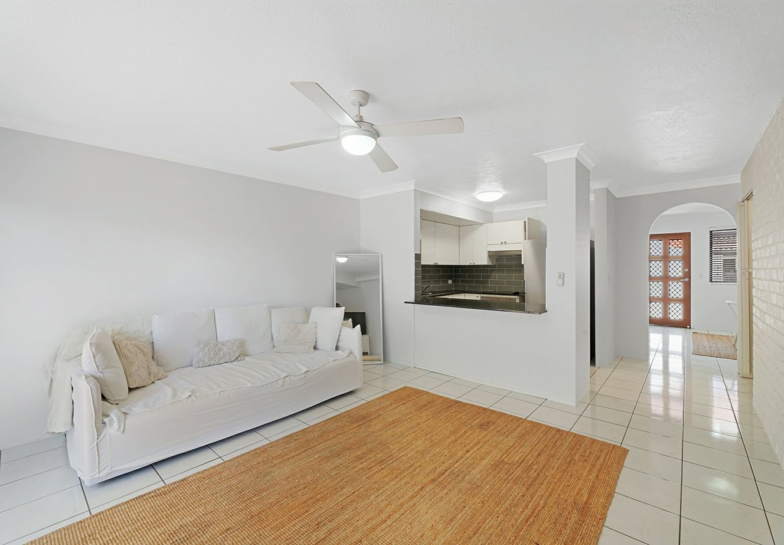 3/5 Aquila Court, Mermaid Waters QLD 4218, Image 2