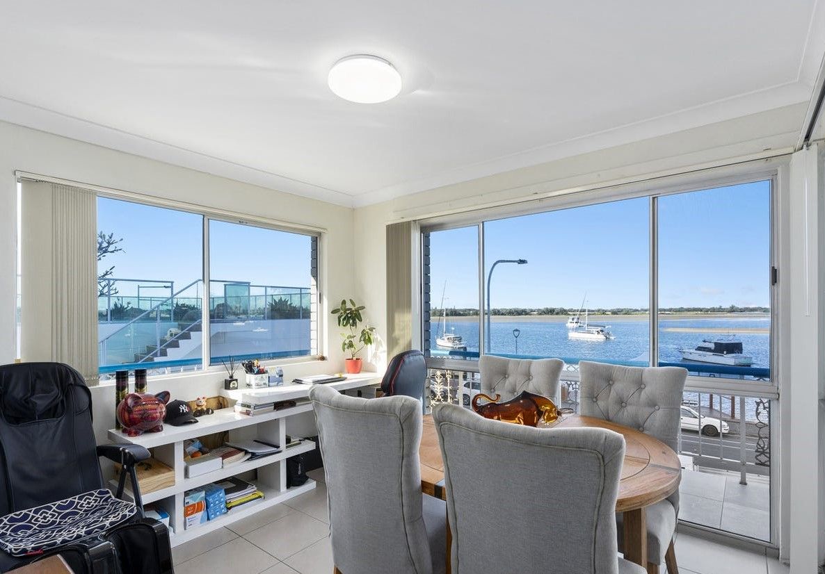 2 bedrooms Apartment / Unit / Flat in 10/294 Marine Parade LABRADOR QLD, 4215