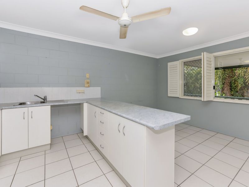 2/8 Second Street, Railway Estate QLD 4810, Image 2