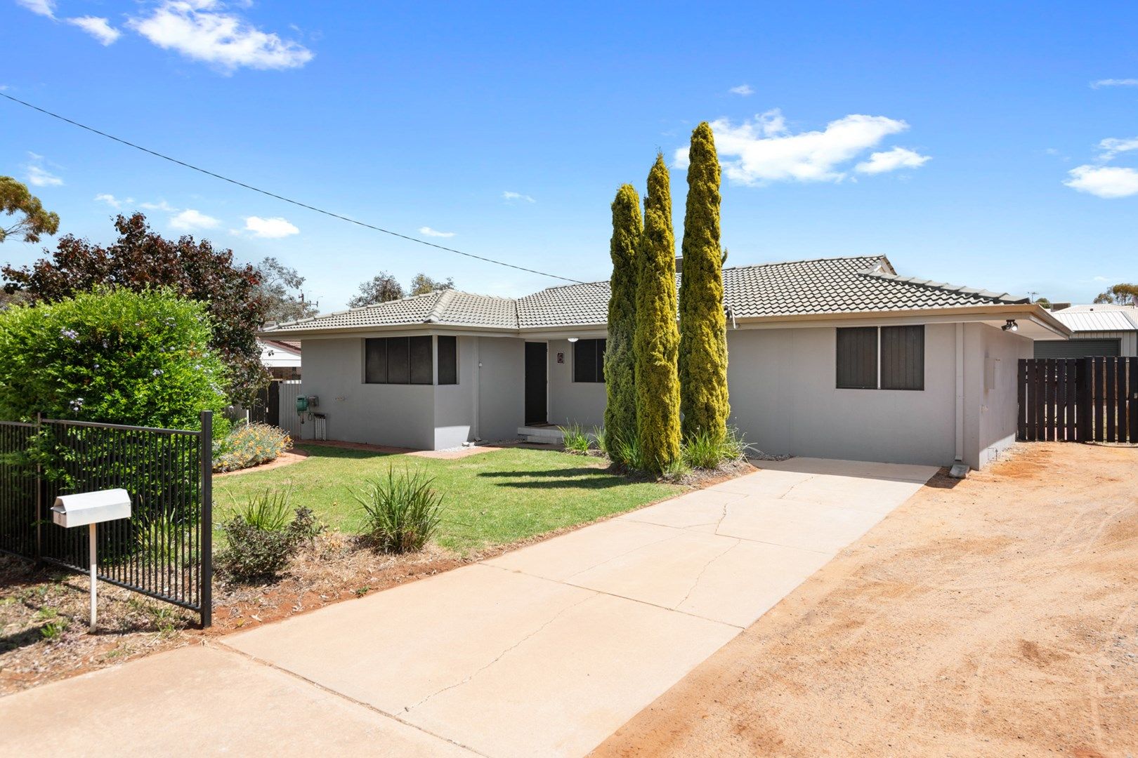 6 Flanagan Parade, Hannans WA 6430