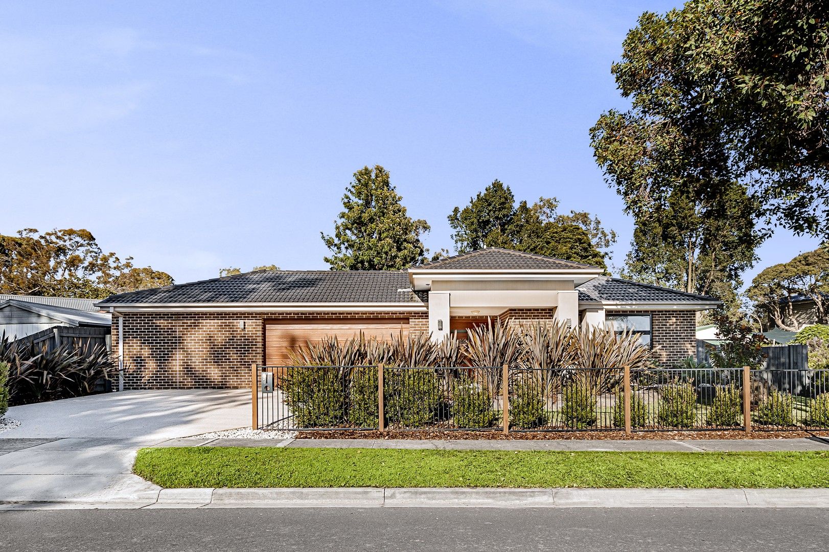 124 Kathryn Road, Knoxfield VIC 3180, Image 0