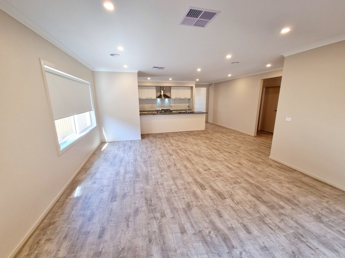5 bedrooms House in 5 Eaglemont Way WERRIBEE VIC, 3030