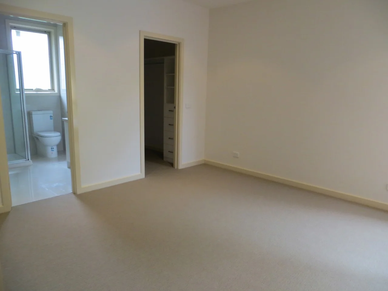 Additional image 7 of 2/39 Hillview Avenue, Mount Waverley VIC 3149