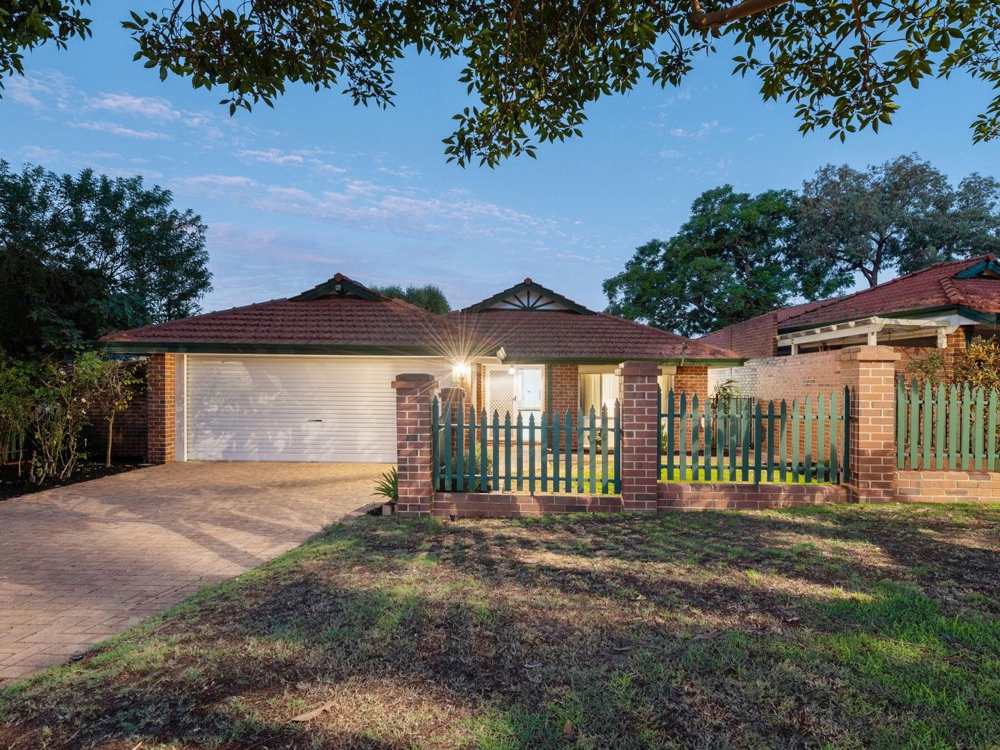 3 bedrooms House in 7 Redcourt Road ATTADALE WA, 6156