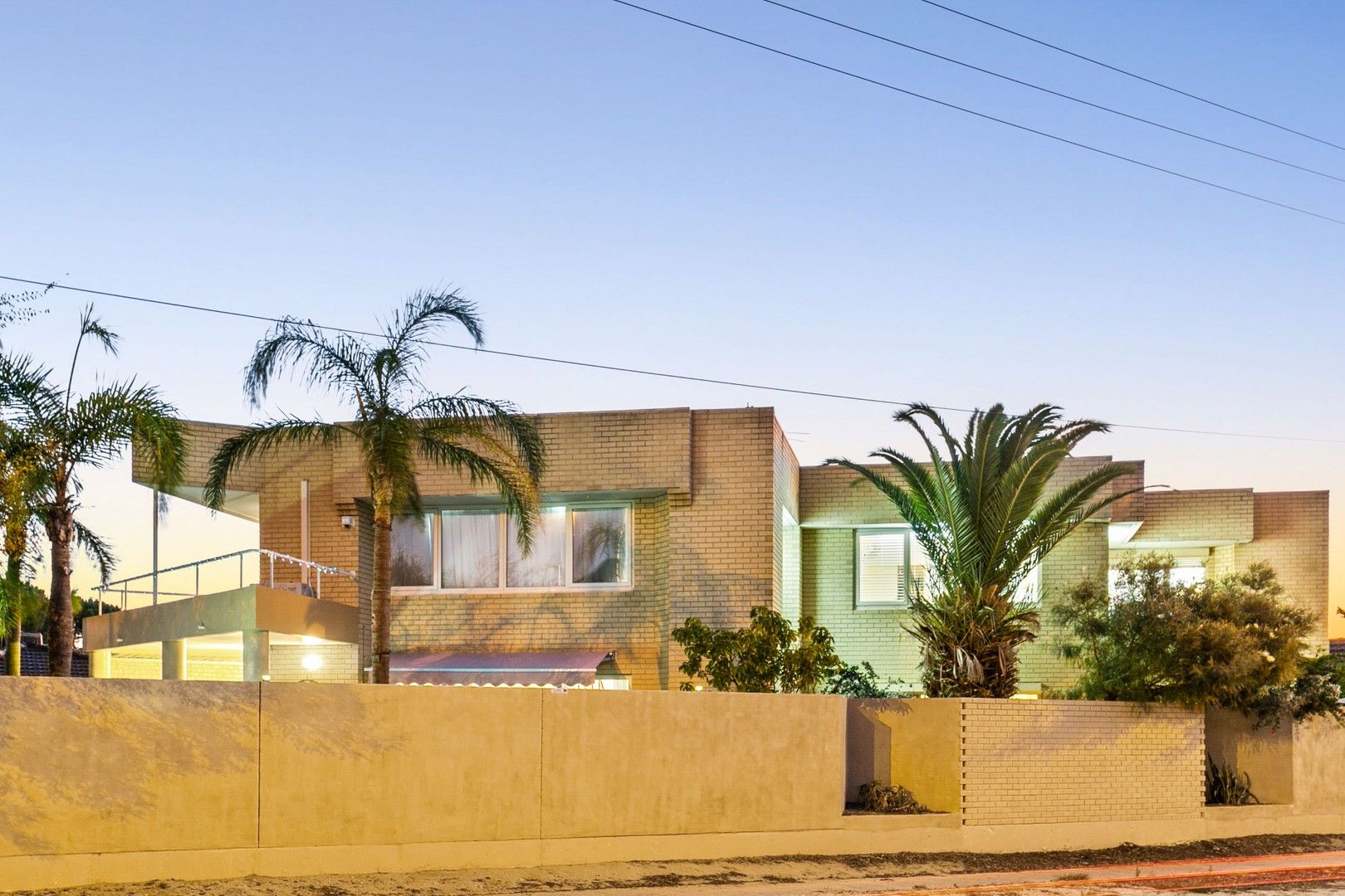 4 bedrooms House in 56 Gillett Drive KARDINYA WA, 6163
