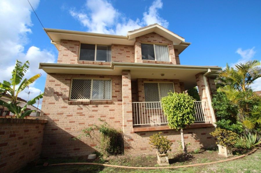 4 bedrooms Townhouse in 8/41-45 Powell Street YAGOONA NSW, 2199