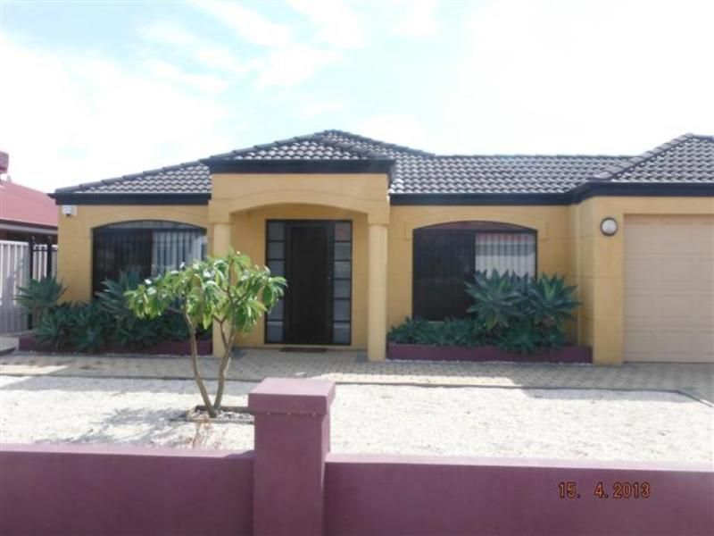 84 Waratah Boulevard, Canning Val Property History & Address Research