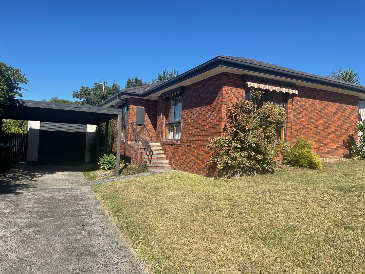 3 bedrooms House in 50 Mossgiel Park Drive ENDEAVOUR HILLS VIC, 3802