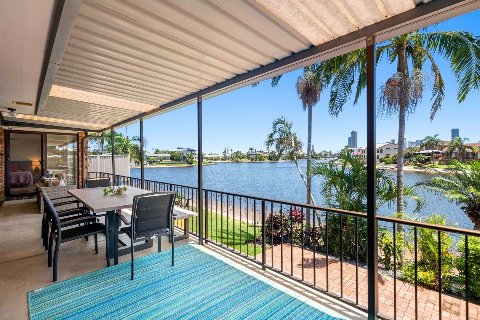 4 bedrooms House in 21 Kurrawa Avenue MERMAID WATERS QLD, 4218