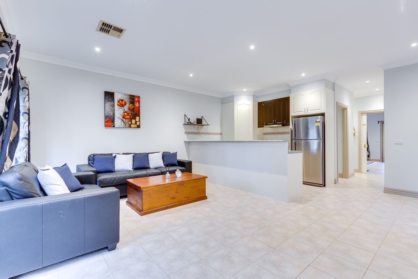 3/6 Lorraine Court, Hillside VIC 3037, Image 2