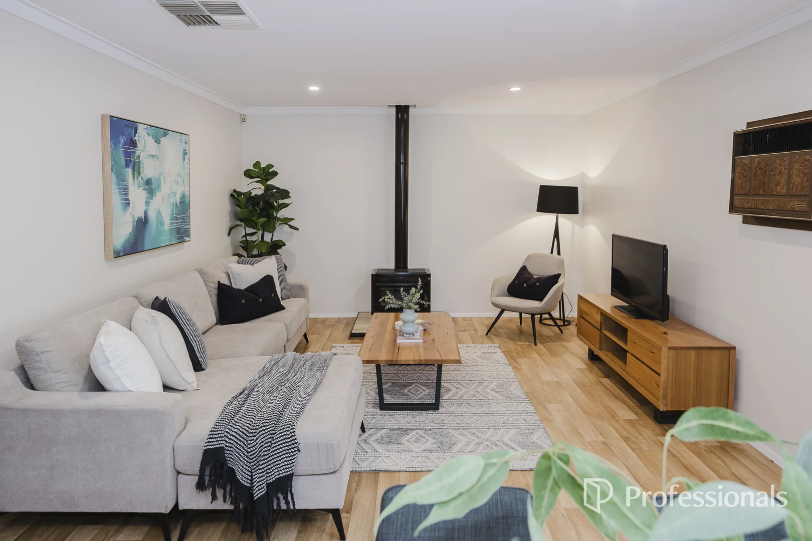 Additional image 16 of 45 Marangaroo Drive, Marangaroo WA 6064