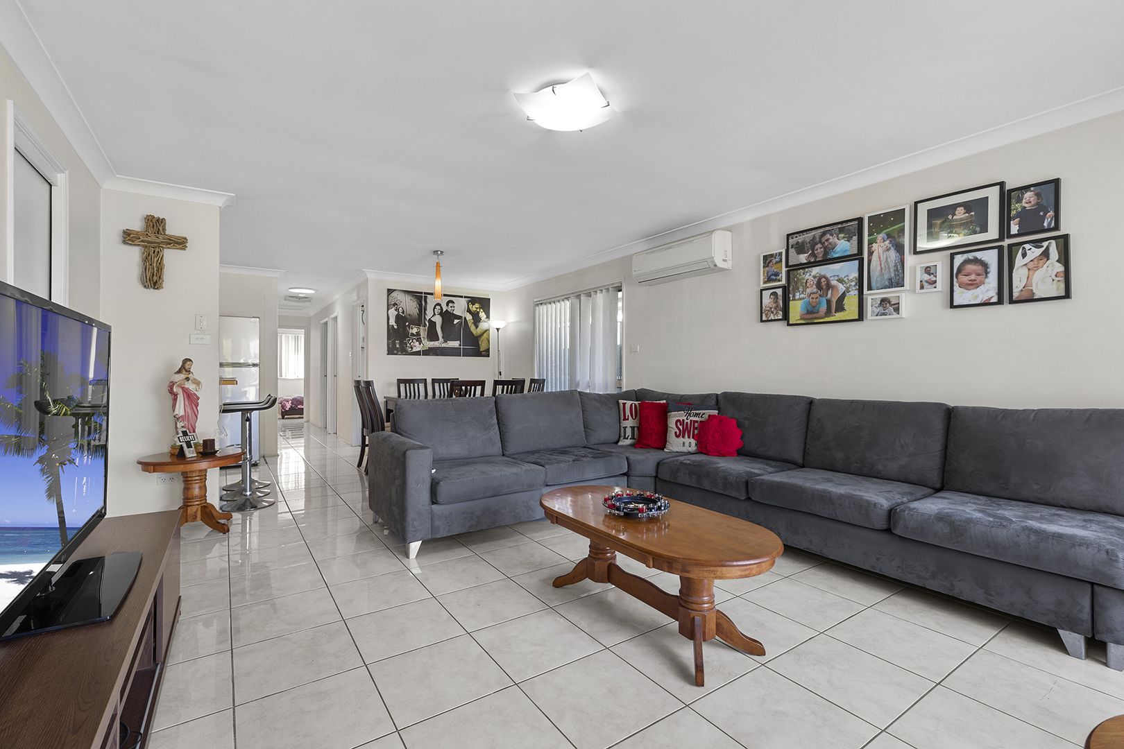 1 and 2/23 Bettong Crescent, Bossley Park NSW 2176, Image 2