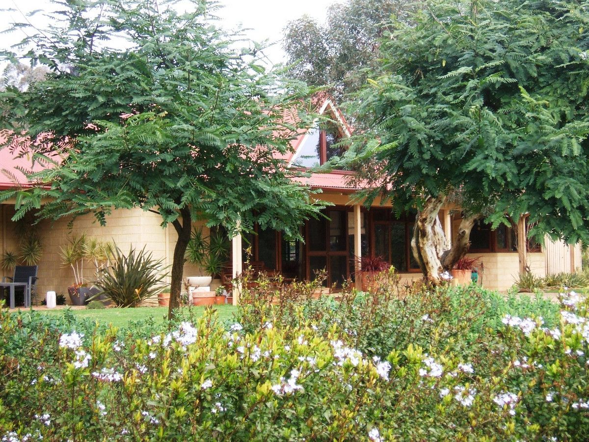 4 bedrooms House in 152 Beattie Road KENDENUP WA, 6323