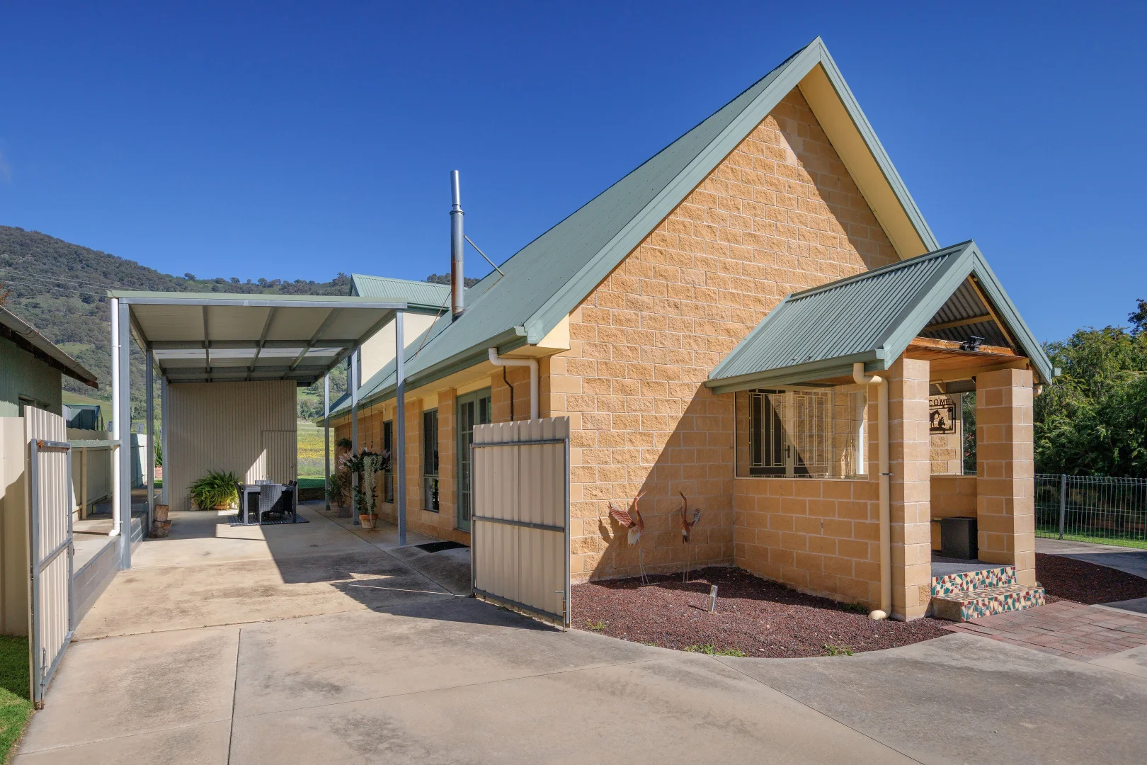 Primary image of 1428 Kiewa Valley Highway, Kiewa VIC 3691