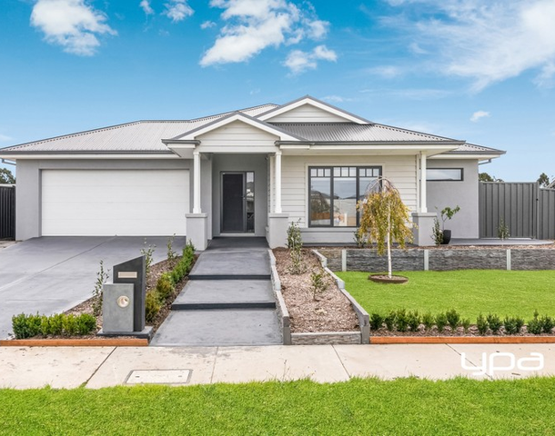 5 Liquidamber Drive, Romsey VIC 3434