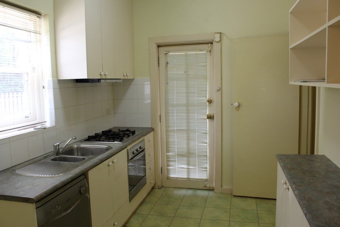 2 bedrooms Apartment / Unit / Flat in 1/1 Finchley Court HAWTHORN VIC, 3122