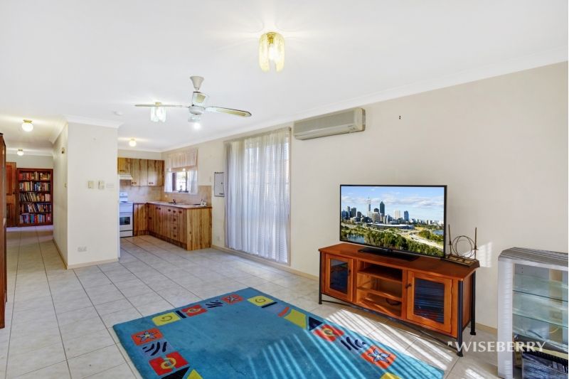 1/8 Telopea Close, Lake Haven NSW 2263, Image 1