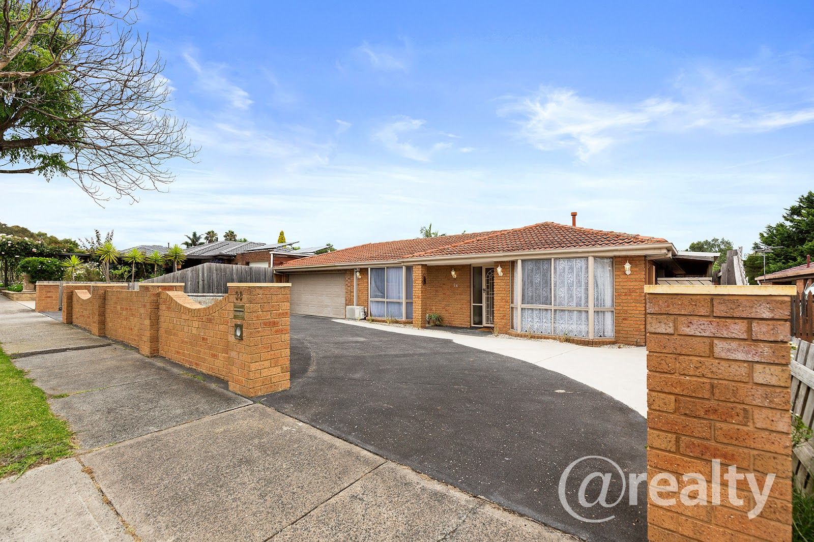 3 bedrooms House in 38 Arthur Phillip Drive ENDEAVOUR HILLS VIC, 3802