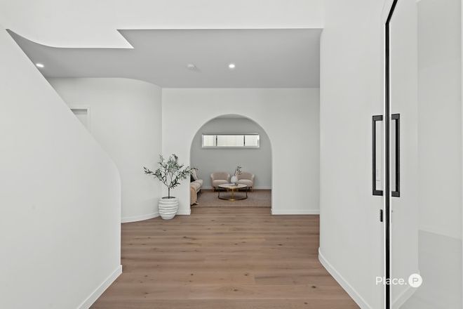 68 Burn Street Camp Hill 4152 - Image 3