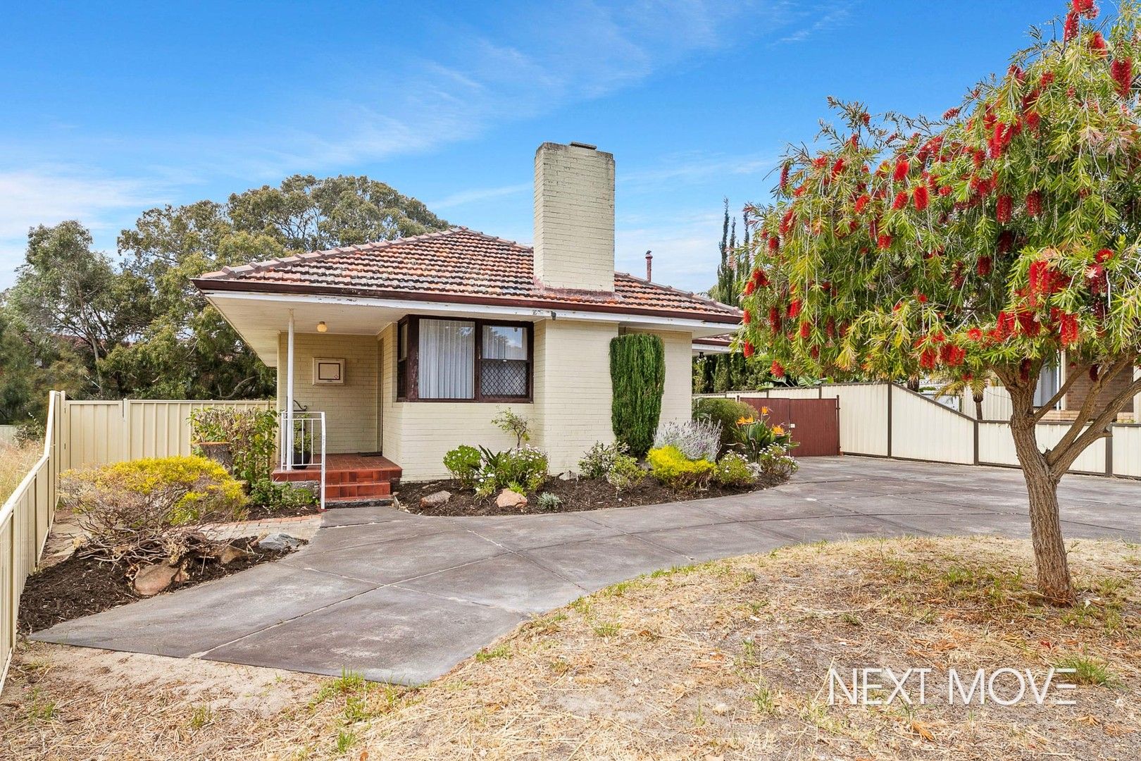 3 bedrooms House in 10 Theseus Way COOLBELLUP WA, 6163
