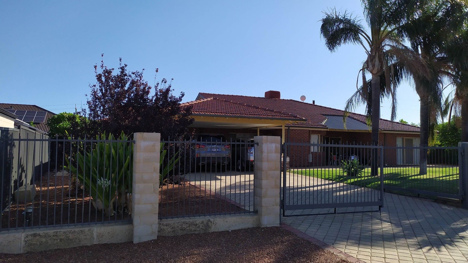 5 bedrooms House in  WATTLE GROVE WA, 6107