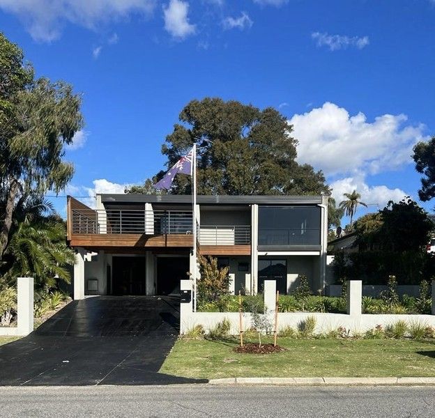 5 bedrooms House in 110 Lynn Street TRIGG WA, 6029
