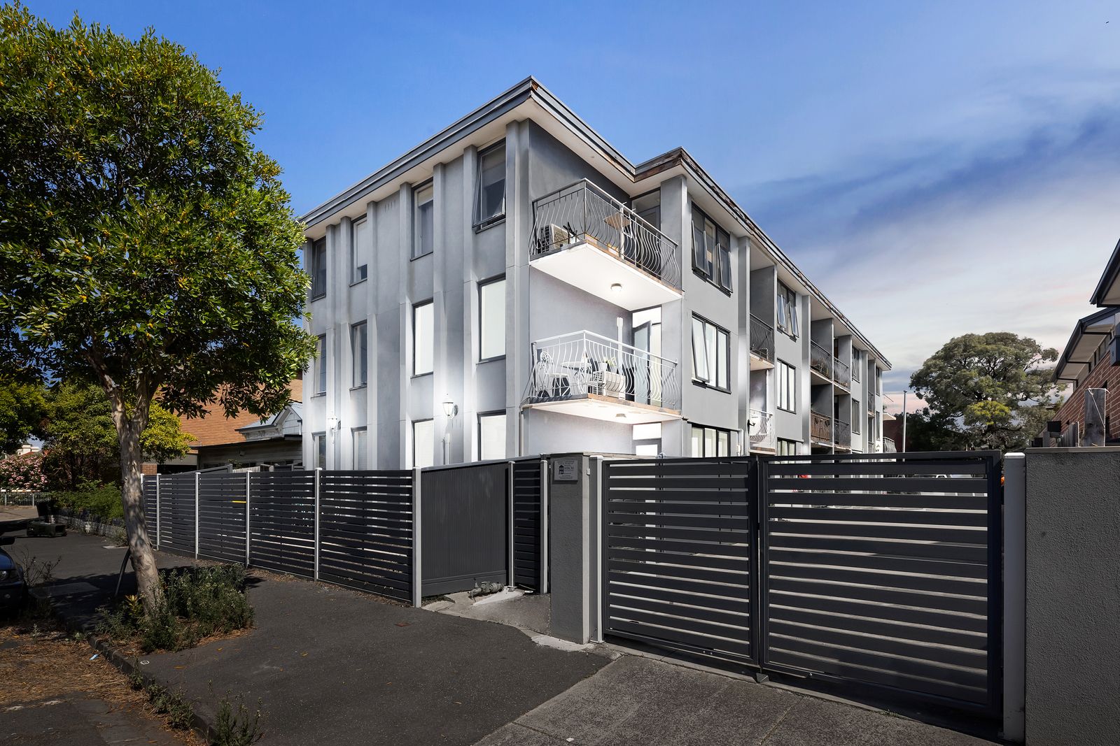 2 bedrooms Apartment / Unit / Flat in 6/10 Donald Street BRUNSWICK VIC, 3056