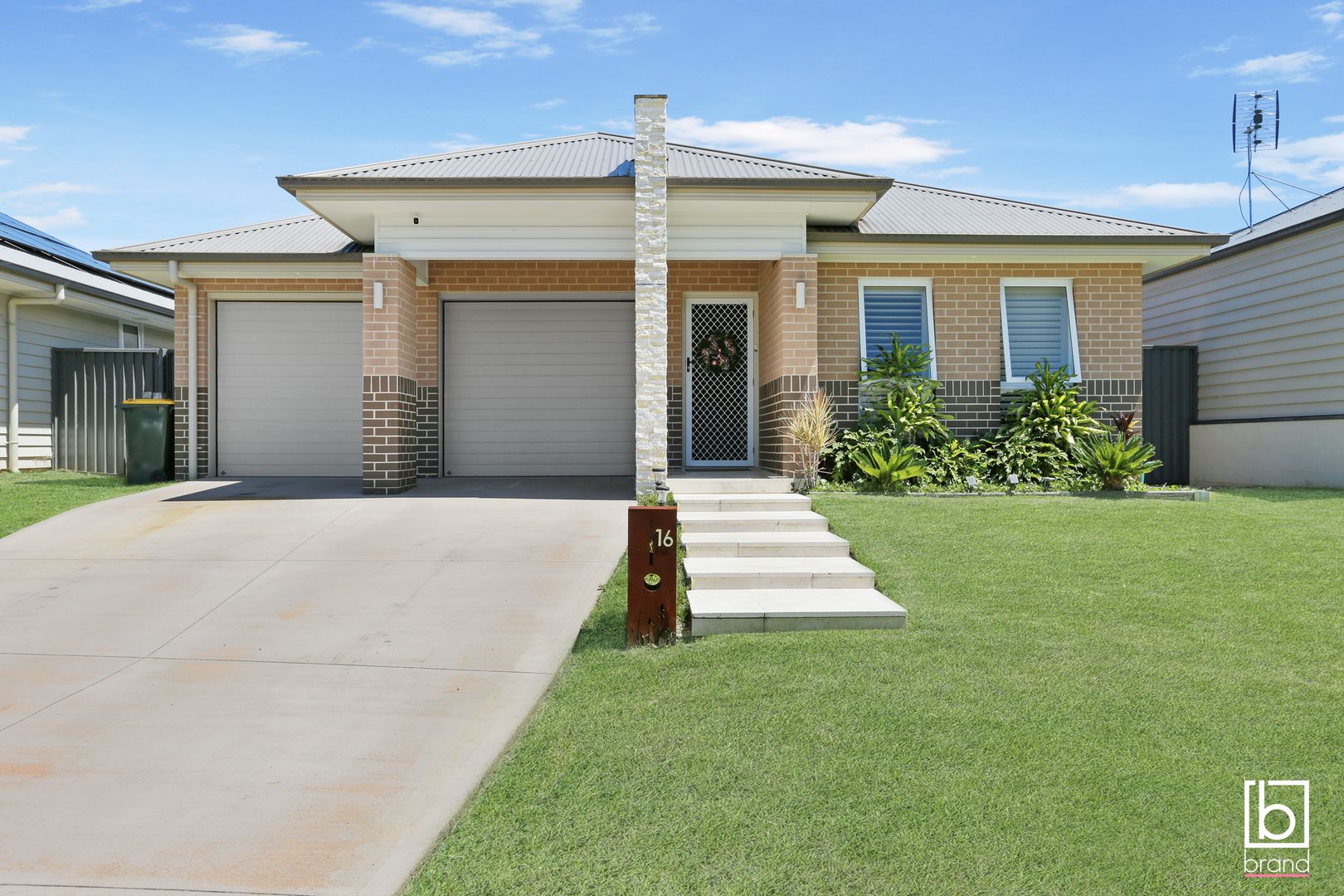 4 bedrooms House in 16 Loretto Way HAMLYN TERRACE NSW, 2259