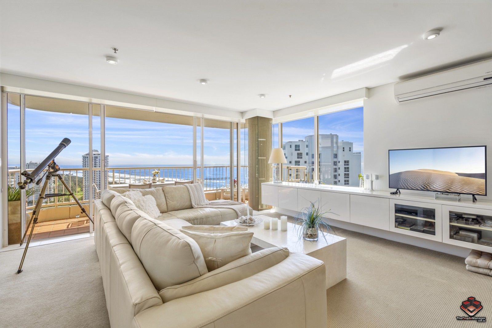 2 bedrooms Apartment / Unit / Flat in  MAIN BEACH QLD, 4217