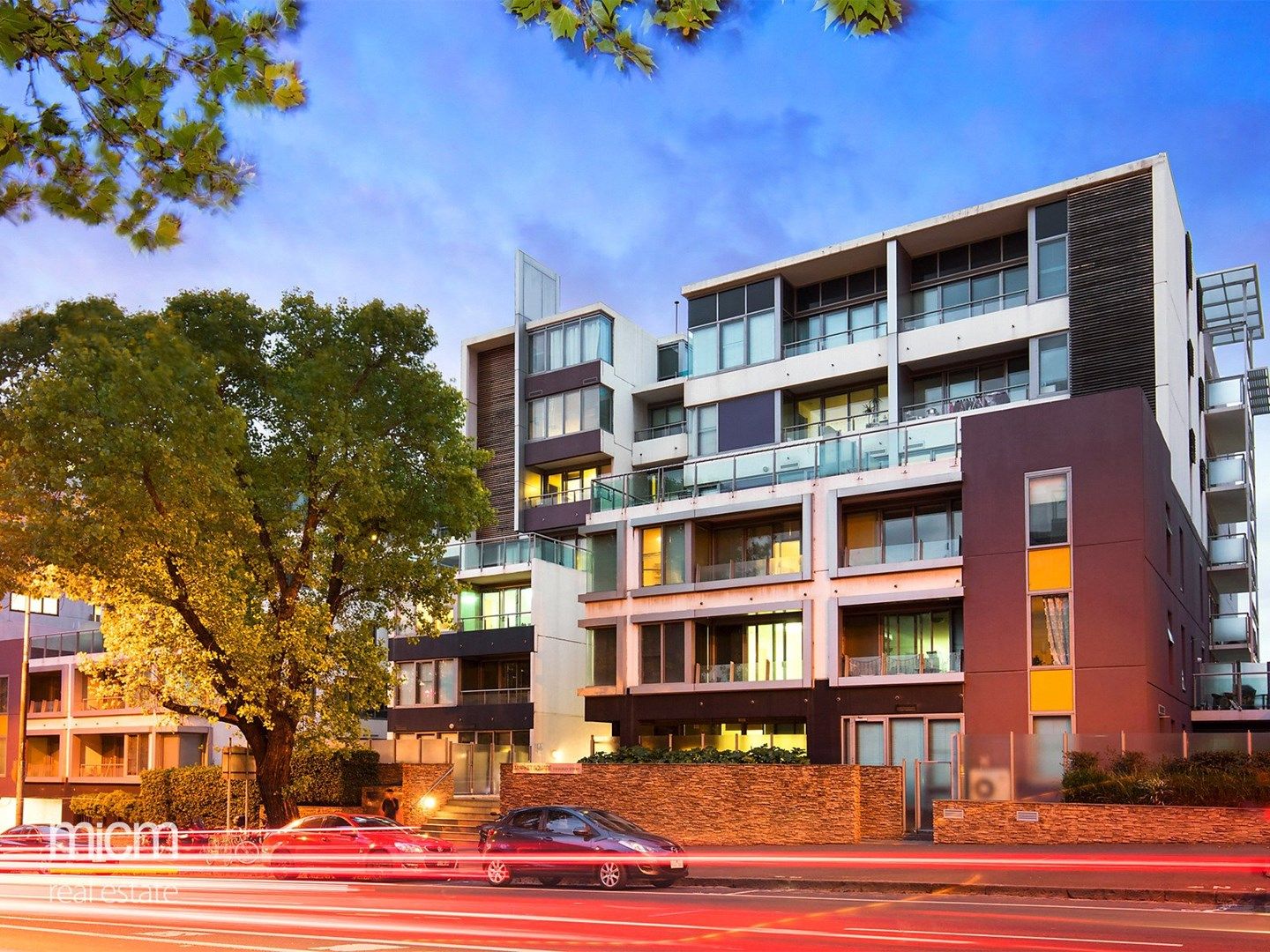3 bedrooms Apartment / Unit / Flat in 216/118 Dudley Street WEST MELBOURNE VIC, 3003