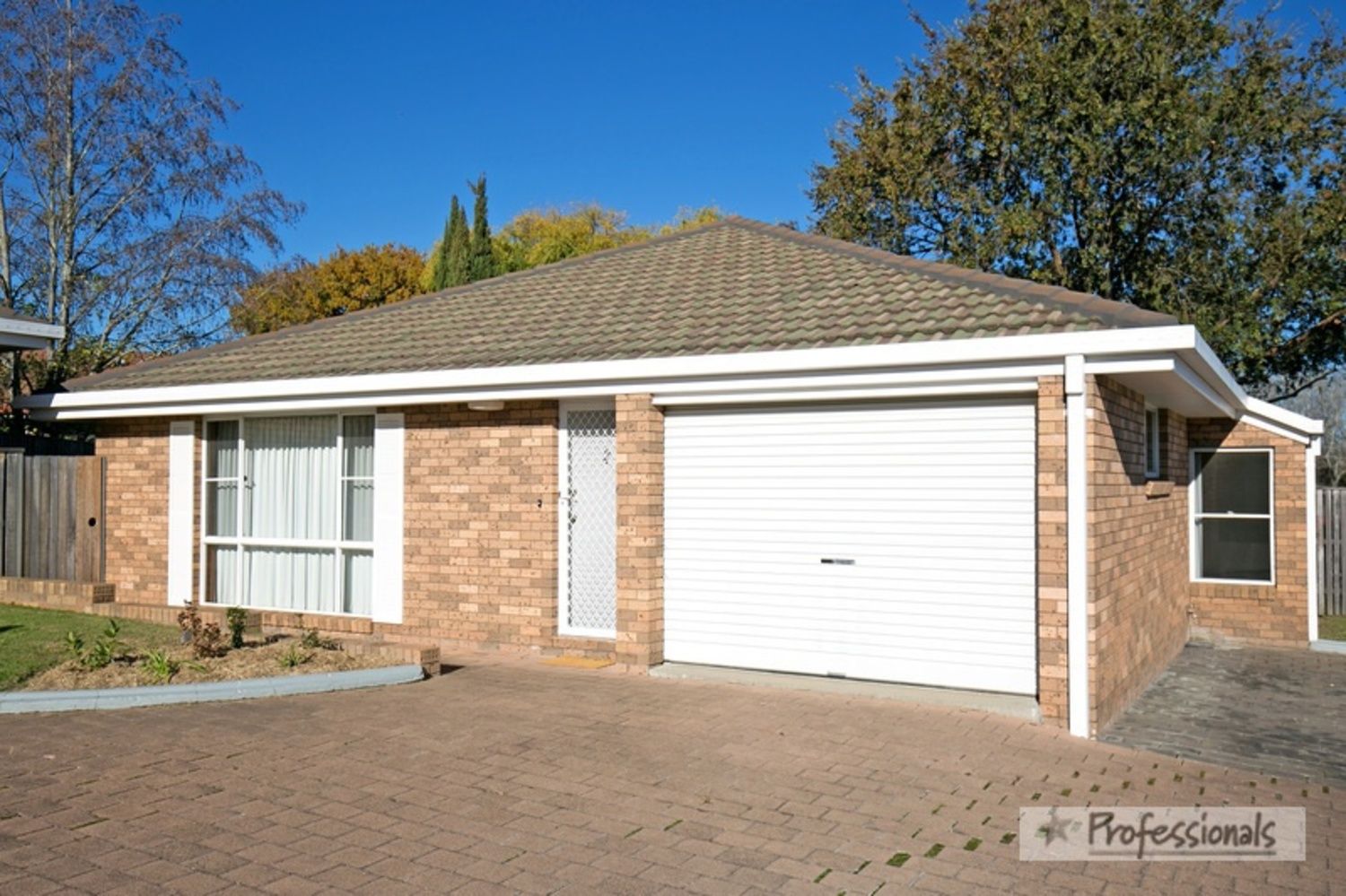 2/210-216 Donnelly Street, Armidale NSW 2350, Image 0