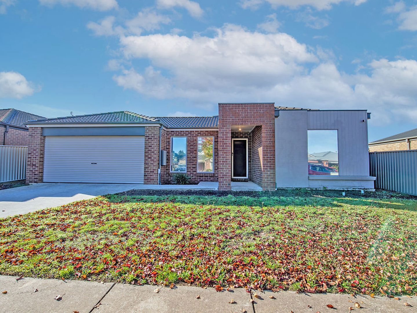 4 bedrooms House in 10 Clifton Street DELACOMBE VIC, 3356