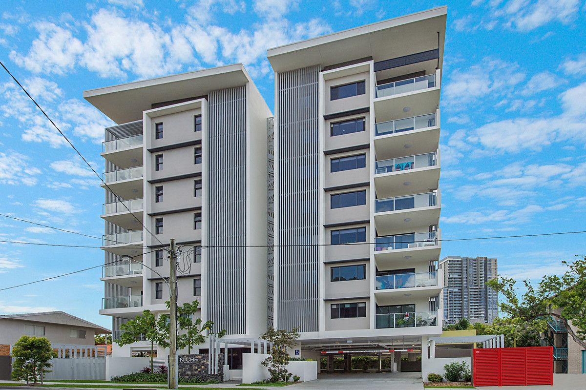 302/11 Andrews Street, Southport QLD 4215, Image 2