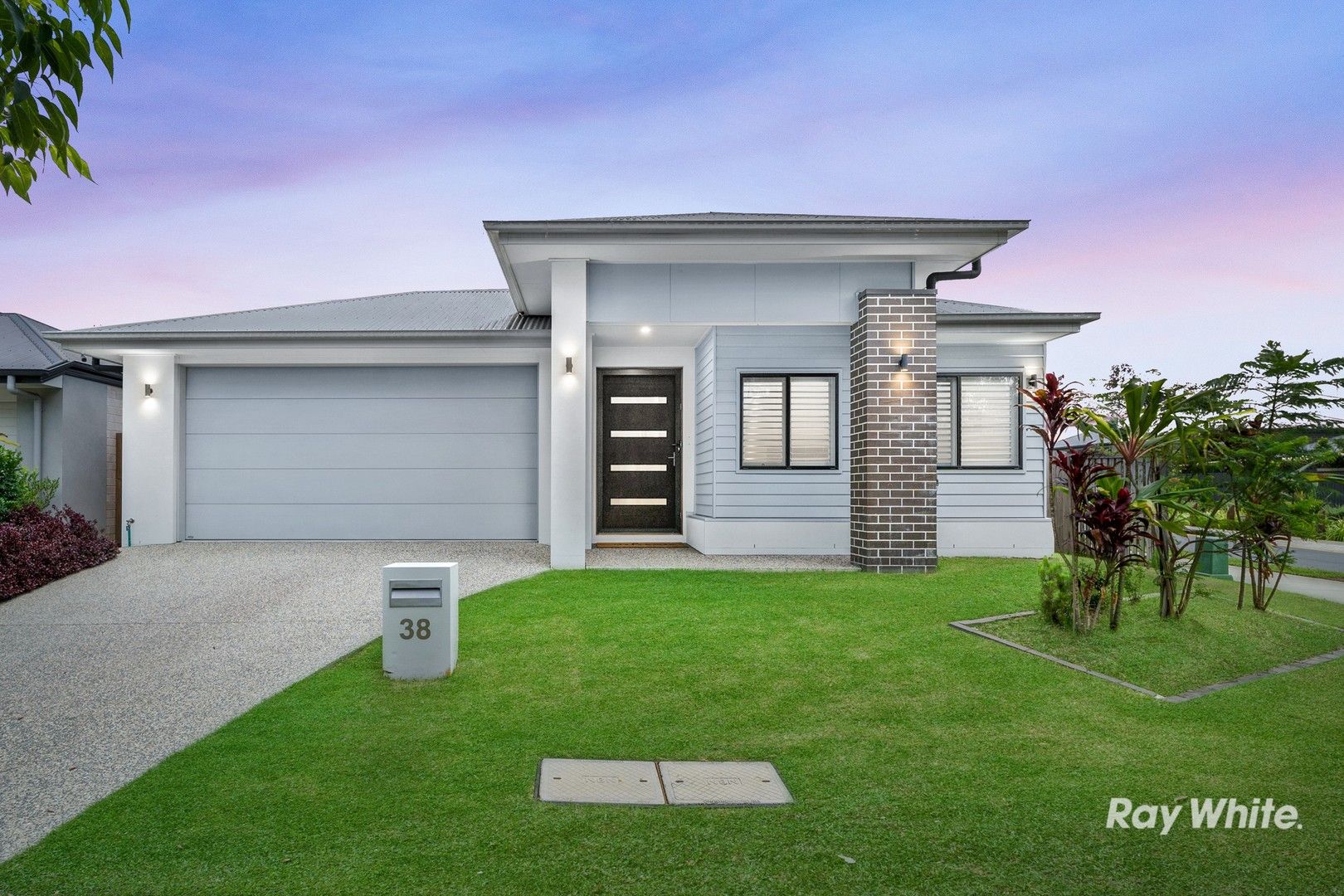 4 bedrooms House in 38 Coringley Road GREENBANK QLD, 4124
