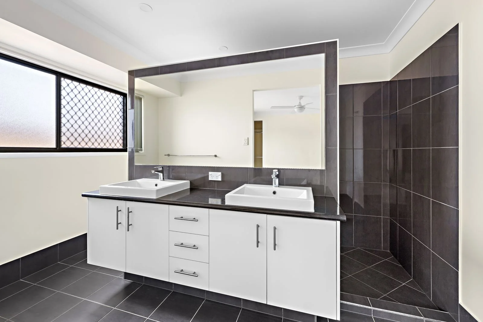 Additional image 13 of 33 Hooper Street, Birkdale QLD 4159