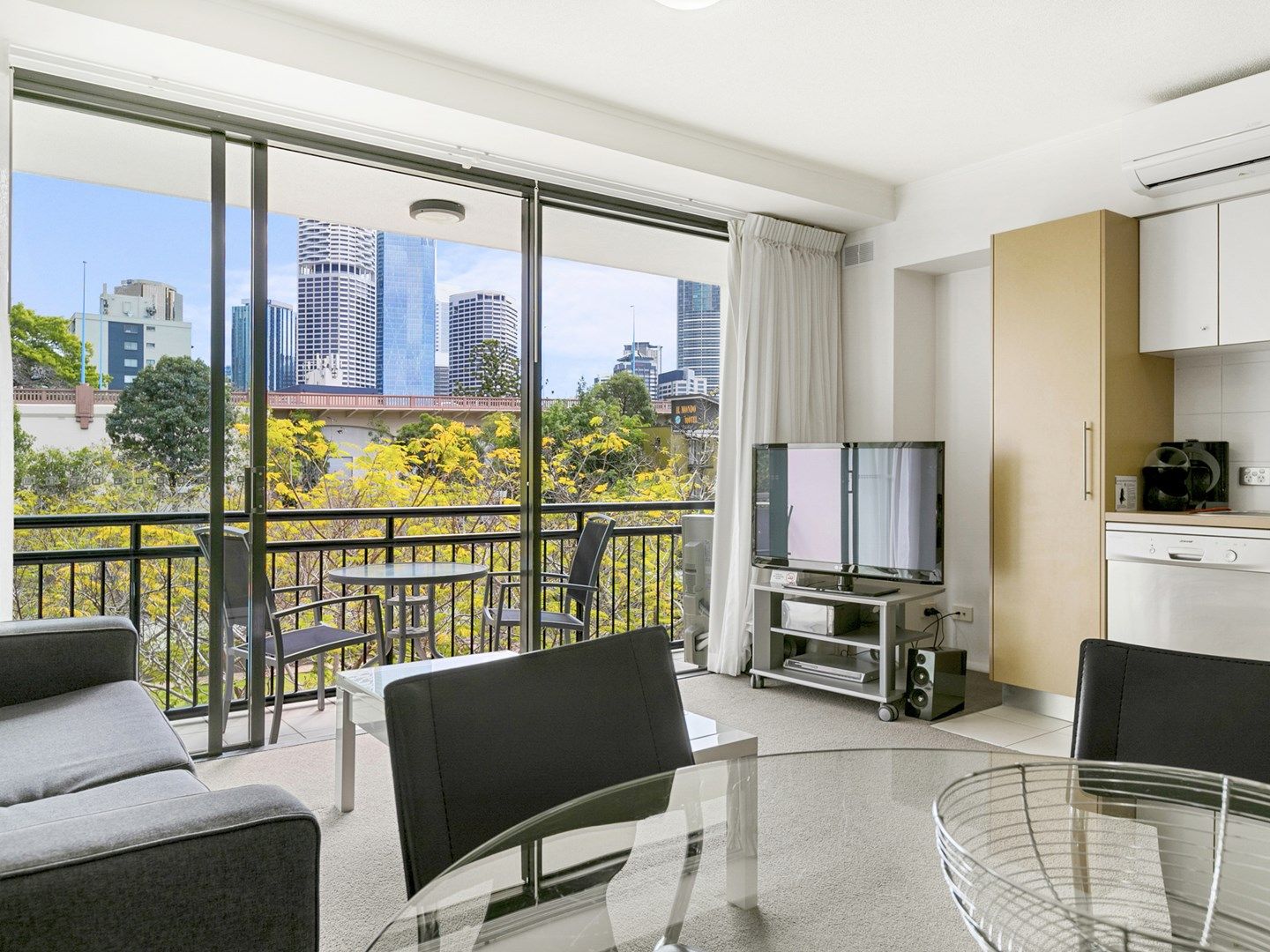 37/15 Goodwin Street, Kangaroo Point QLD 4169, Image 2